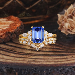 Luxury Vintage 4-Prong Emerald-Cut Sapphire Ring Set