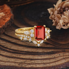 Luxury Vintage 4-Prong Emerald-Cut Garnet Ring Set