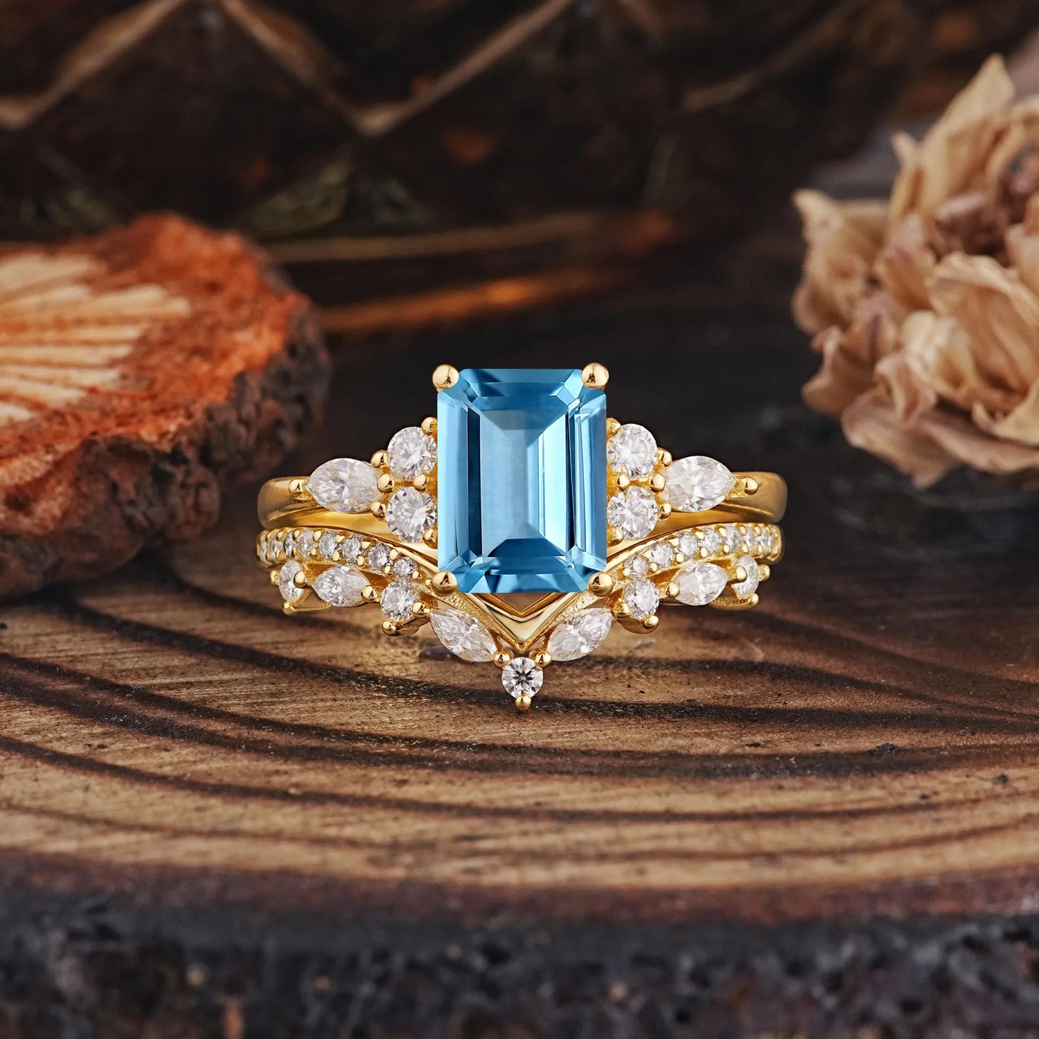 Luxury Vintage 4-Prong Emerald-Cut Aquamarine Bridal Ring Set