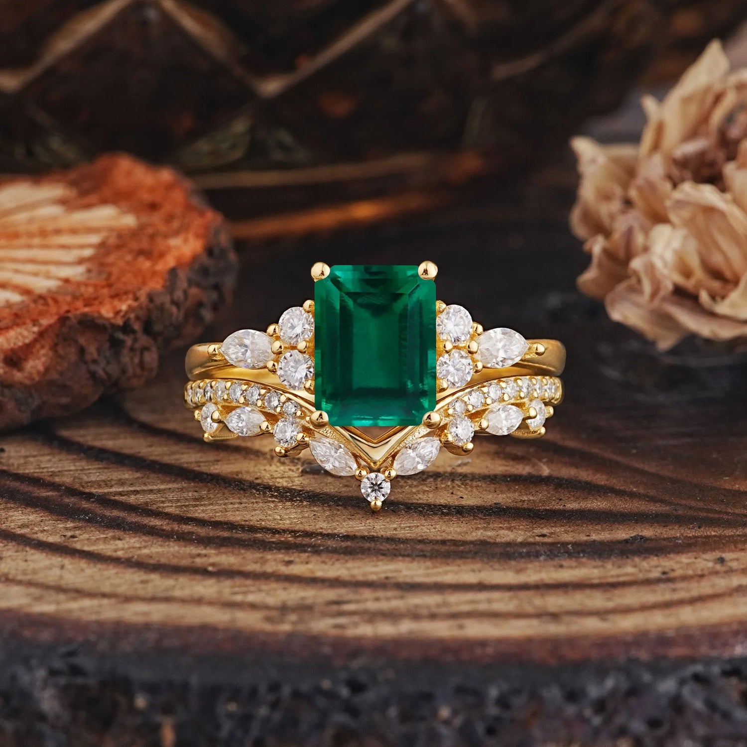 Luxury Vintage 4-Prong Emerald-Cut Emerald Bridal Ring Set