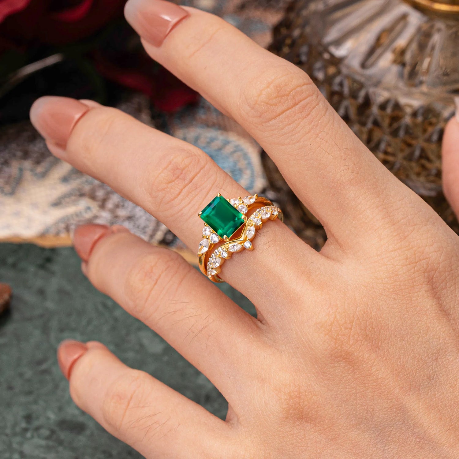 Luxury Vintage 4-Prong Emerald-Cut Emerald Bridal Ring Set
