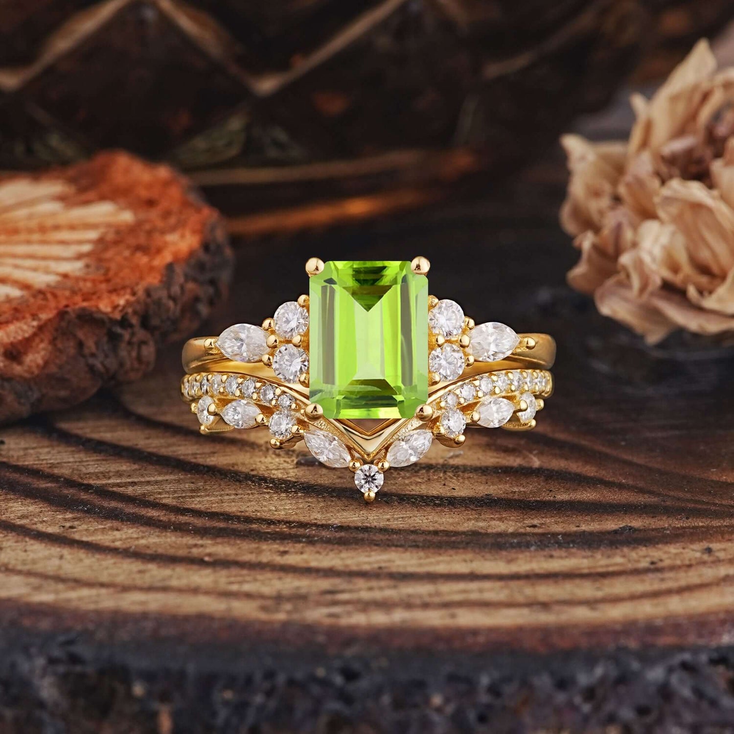 Luxury Vintage 4-Prong Emerald-Cut Peridot Bridal Ring Set
