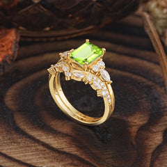 Luxury Vintage 4-Prong Emerald-Cut Peridot Ring Set