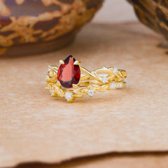 Woodland Style 6 Prong Pear Shaped Garnet Wedding Ring
