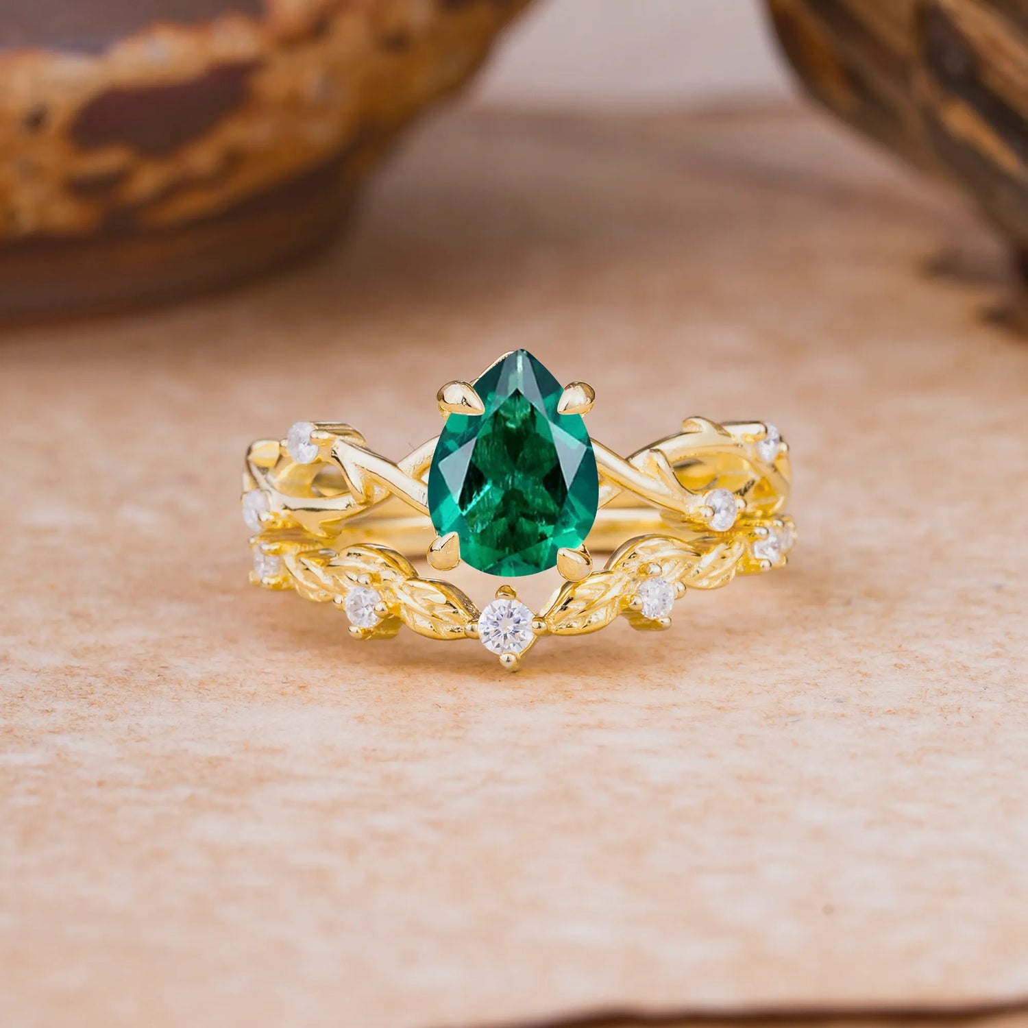 Woodland Style 6 Prong Pear Shaped Emerald Bridal Ring Set