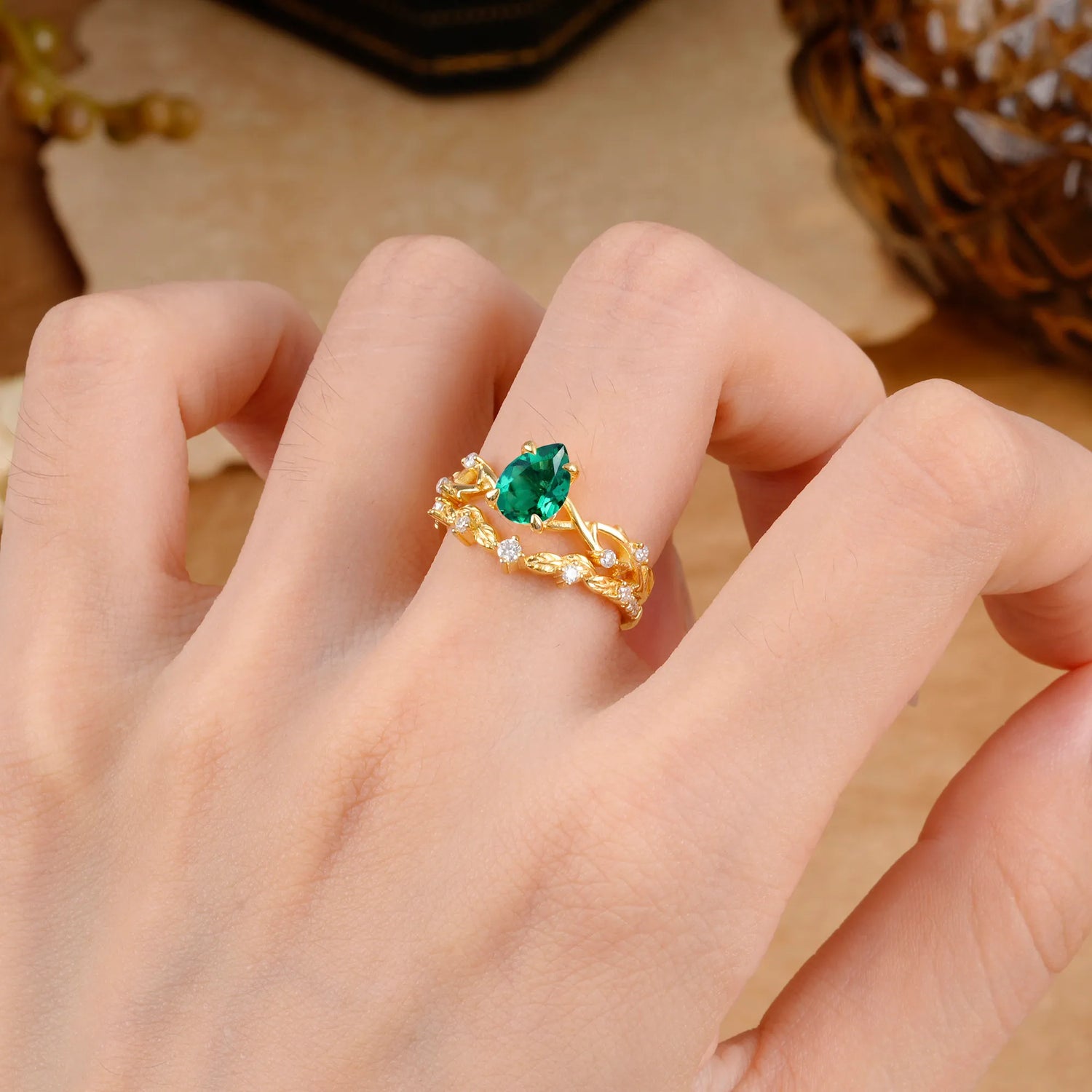 Woodland Style 6 Prong Pear Shaped Emerald Bridal Ring Set