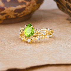 Woodland Style 6 Prong Pear Shaped Peridot Wedding Ring