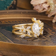 Romantic Nature-inspired 4-Prong Oval Cut Moissanite Stacking Ring