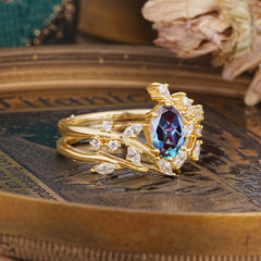 Romantic Nature-inspired 4-Prong Oval Cut Alexandrite Stacking Ring