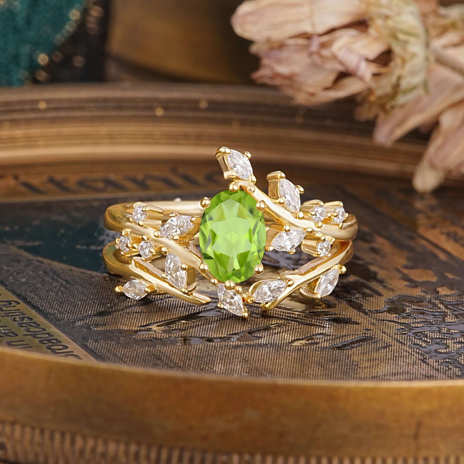 Romantic Nature-inspired 4-Prong Oval Cut Peridot Bridal Ring Set