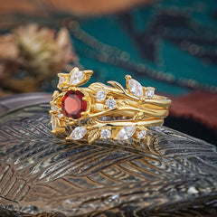 Romantic Nature-inspired 6-Prong Round Cut Natural Garnet Stacking Ring