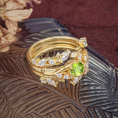 Romantic Nature-inspired 6-Prong Round Cut Natural Peridot Stacking Ring