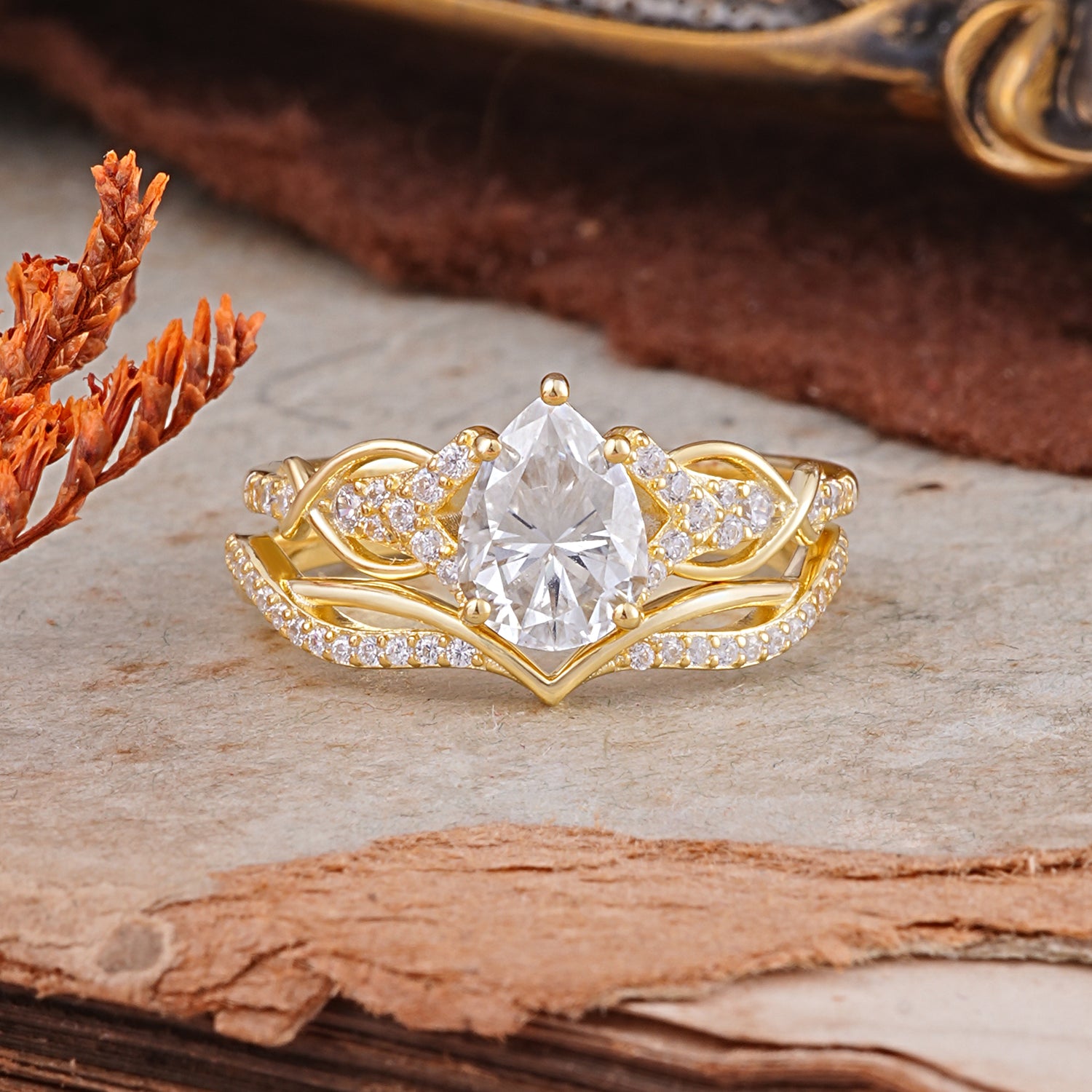 Romantic 5-Prong Pear Cut Moissanite Stacking Bridal Ring Set