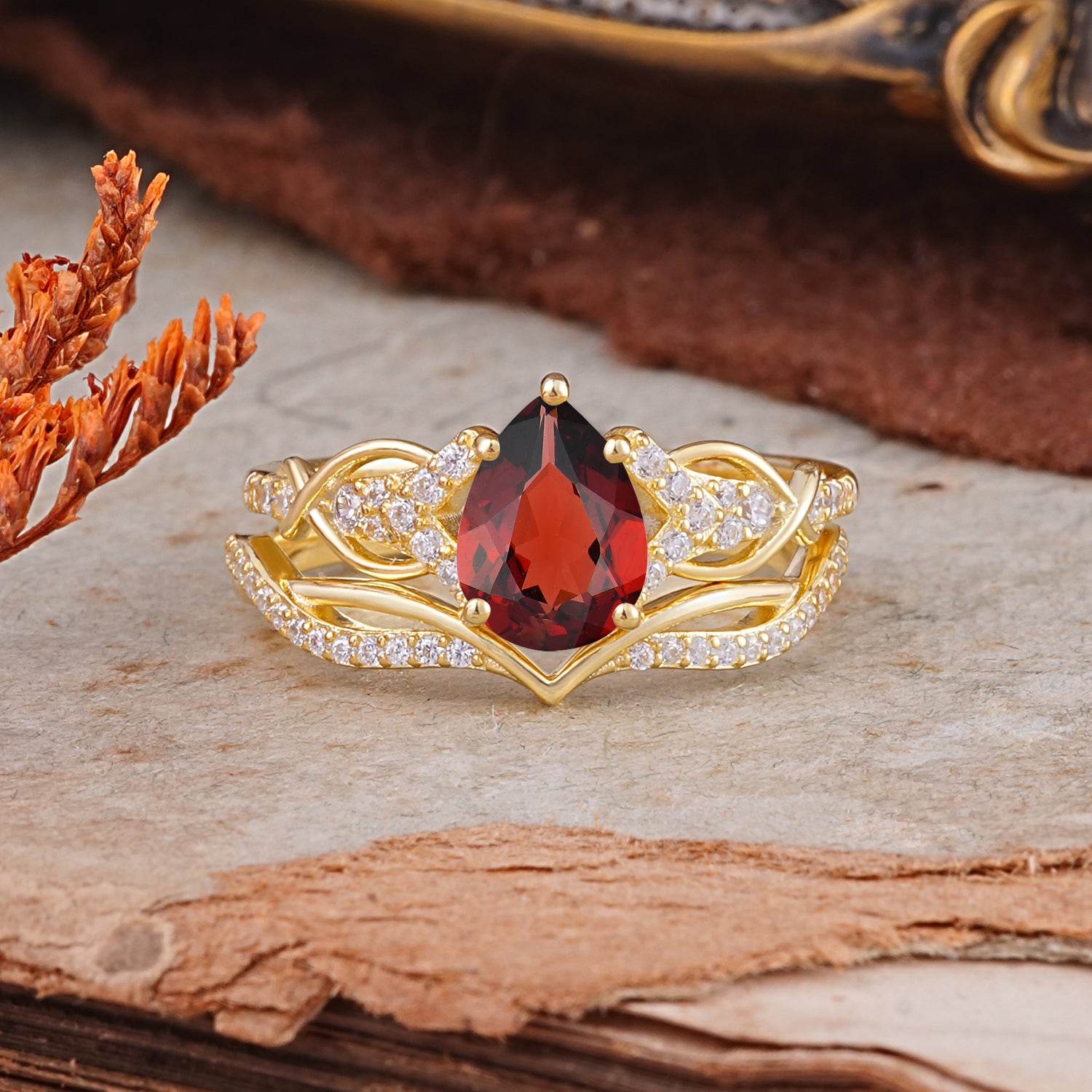Romantic 5-Prong Pear Cut Natural Garnet Stacking Bridal Ring Set