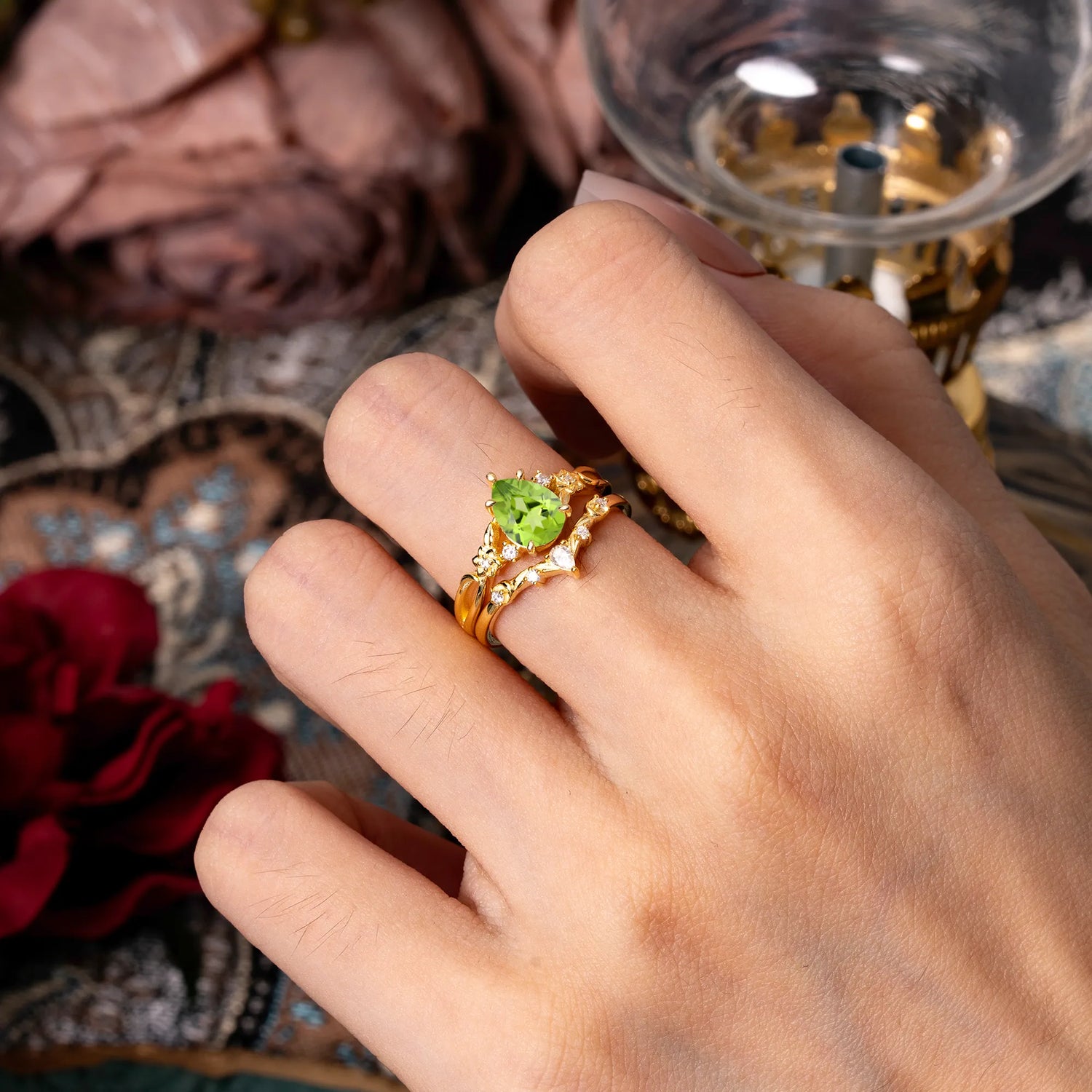 Art Nouveau 5-Prong Pear Cut Peridot Bridal Ring Set