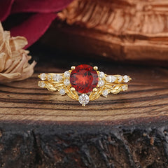 Vintage Botanical 4-Prong Round Cut Natural Garnet Ring Set