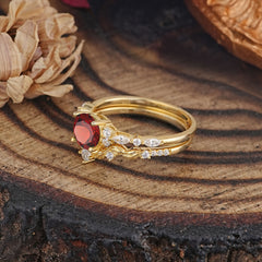 Vintage Botanical 4-Prong Round Cut Natural Garnet Ring Set