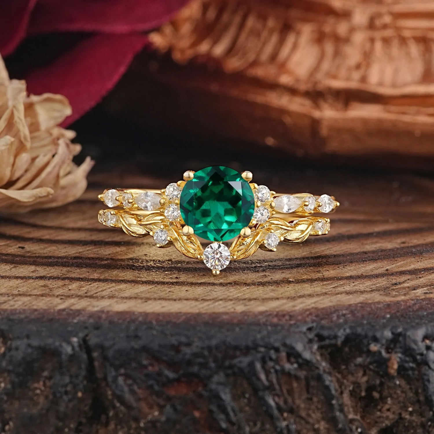 Vintage Botanical 4-Prong Round Cut Emerald Bridal Ring Set