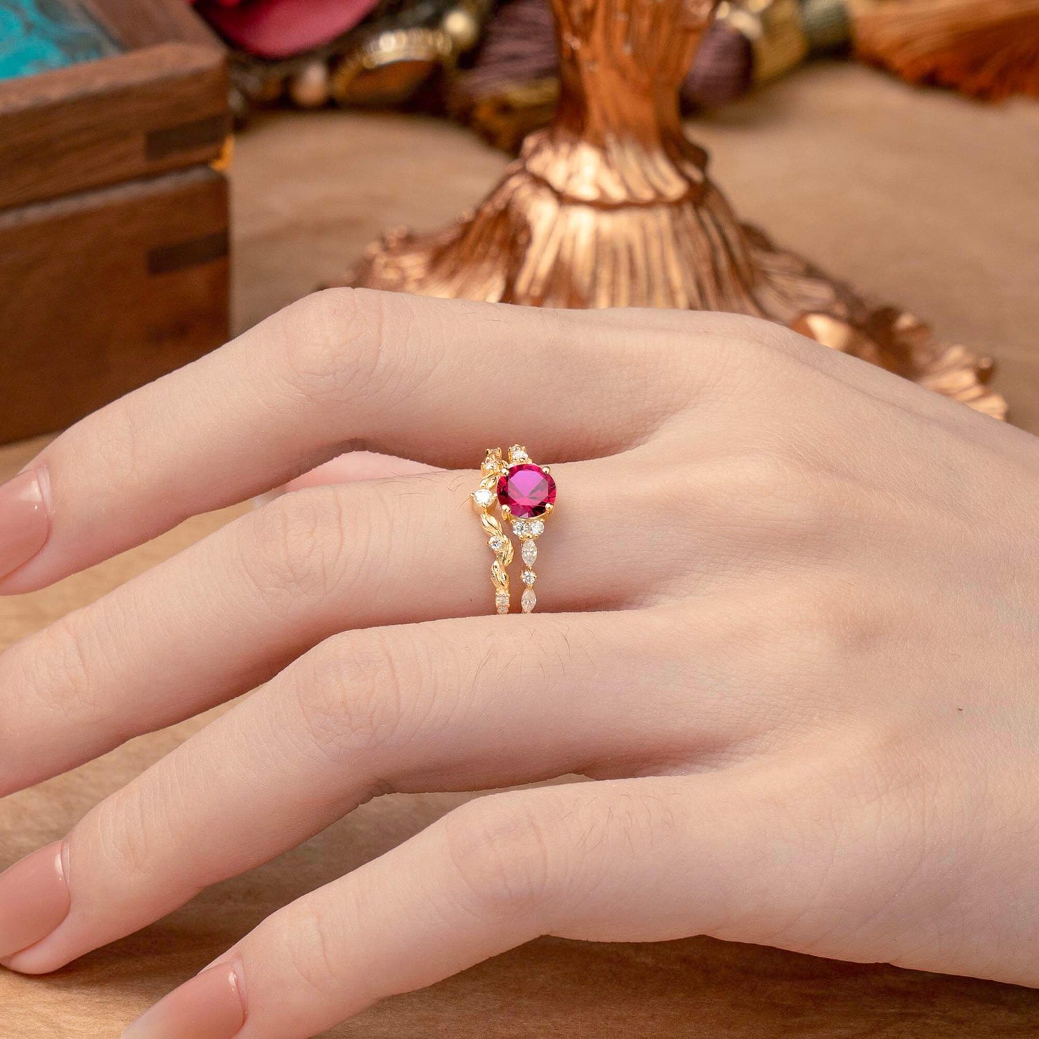 Vintage Botanical 4-Prong Round Cut Bridal Ring Set