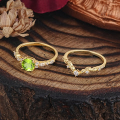 Vintage Botanical 4-Prong Round Cut Natural Peridot Ring Set