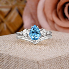 Luxurious Vintage-Inspired 4-Prong Pear-Cut Aquamarine Engagement Ring Set