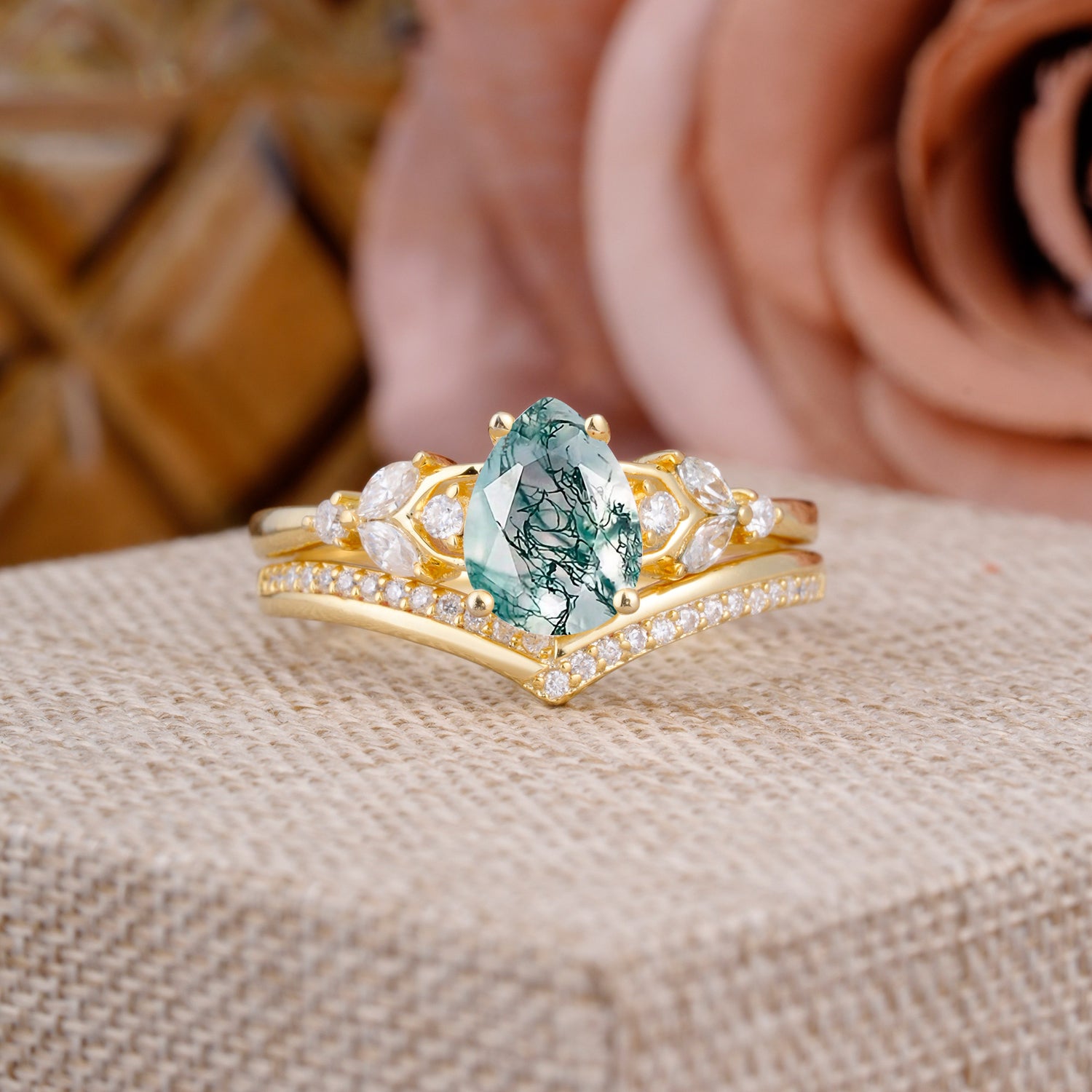 Luxurious Vintage-Inspired 4-Prong Pear-Cut Natural Moss Agate Engagement Ring Set