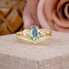 Luxurious Vintage-Inspired 4-Prong Tear-Cut Natural Moss Agate Engagement Ring Set