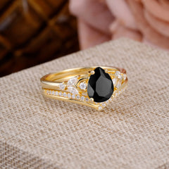 Luxurious Vintage-Inspired 4-Prong Pear-Cut Black Onyx Engagement Ring Set