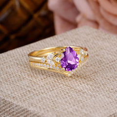 Luxurious Vintage-Inspired 4-Prong Pear-Cut Amethyst Engagement Ring Set