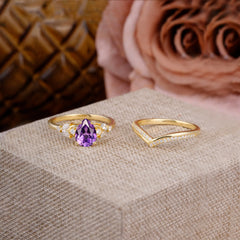 Luxurious Vintage-Inspired 4-Prong Pear-Cut Amethyst Engagement Ring Set