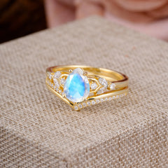 Luxurious Vintage-Inspired 4-Prong Pear-Cut Natural Moonstone Engagement Ring Set
