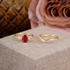 Luxurious Vintage-Inspired 4-Prong Pear-Cut Ruby Engagement Ring Set