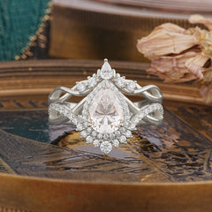 Elegant Pear-Cut Moissanite Engagement Ring Set