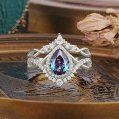 Elegant Pear-Cut Alexandrite Engagement Ring Set