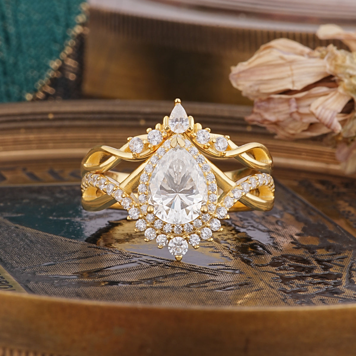 Elegant Pear-Cut Moissanite Bridal Ring Set - Romalar Jewelry