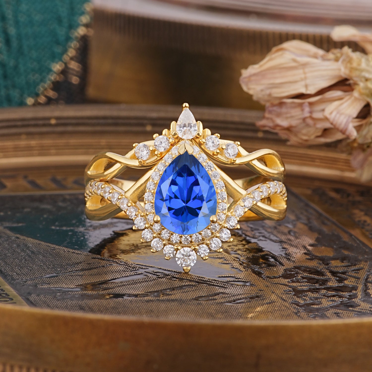 Elegant Pear-Cut 3 Prong Sapphire Bridal Ring Set