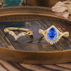 Elegant Pear-Cut 3 Prong Sapphire Engagement Ring Set