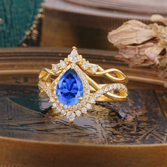 Elegant Pear-Cut 3 Prong Sapphire Engagement Ring Set