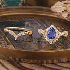Elegant Pear-Cut 3 Prong Natural Tanzanite Engagement Ring Set