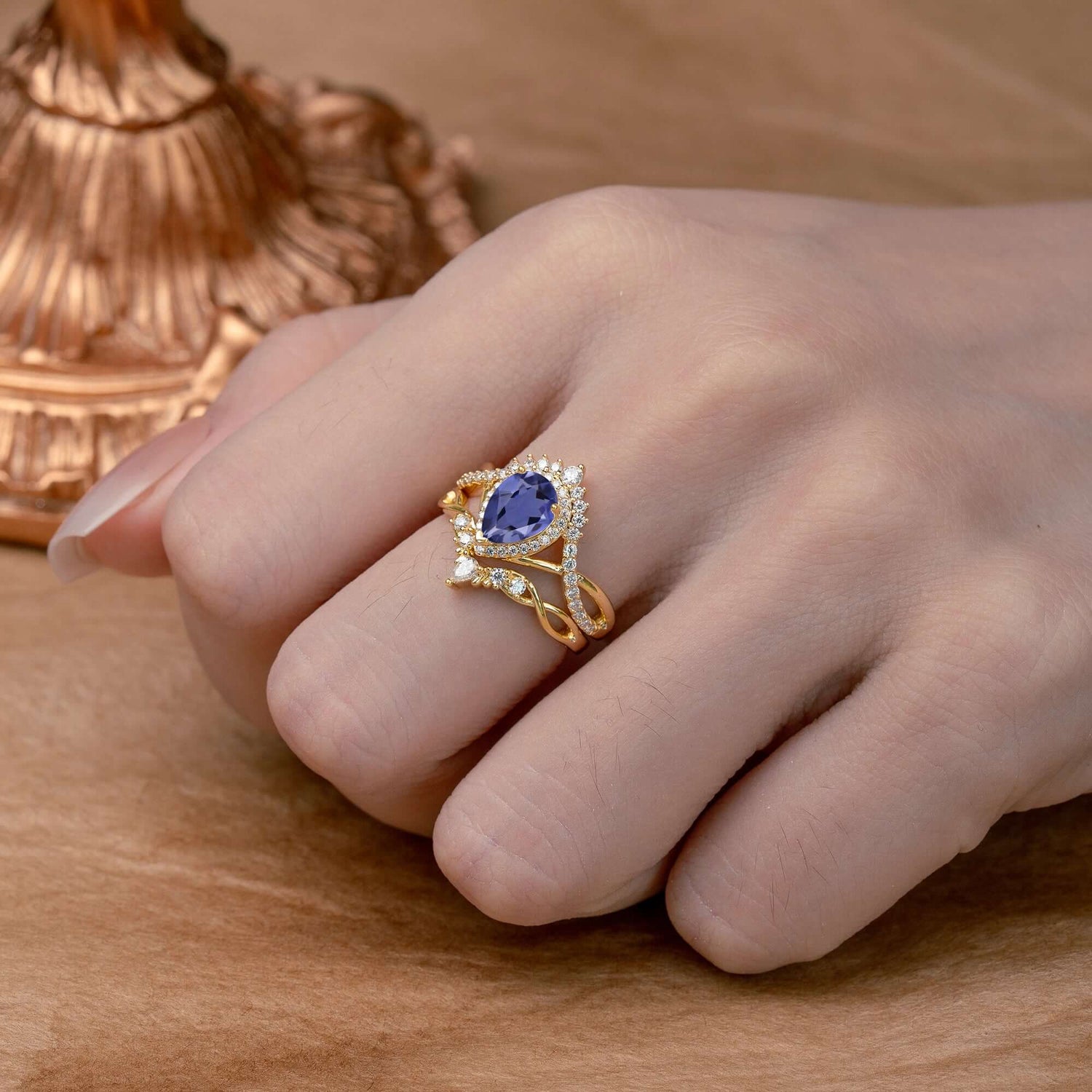 Elegant Pear-Cut 3 Prong Natural Tanzanite Bridal Ring Set