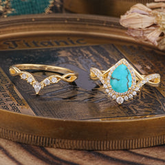 Elegant Pear-Cut Turquoise Engagement Ring Set