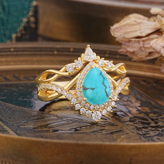 Elegant Pear-Cut Turquoise Engagement Ring Set