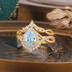 Elegant Pear-Cut Aquamarine Engagement Ring Set