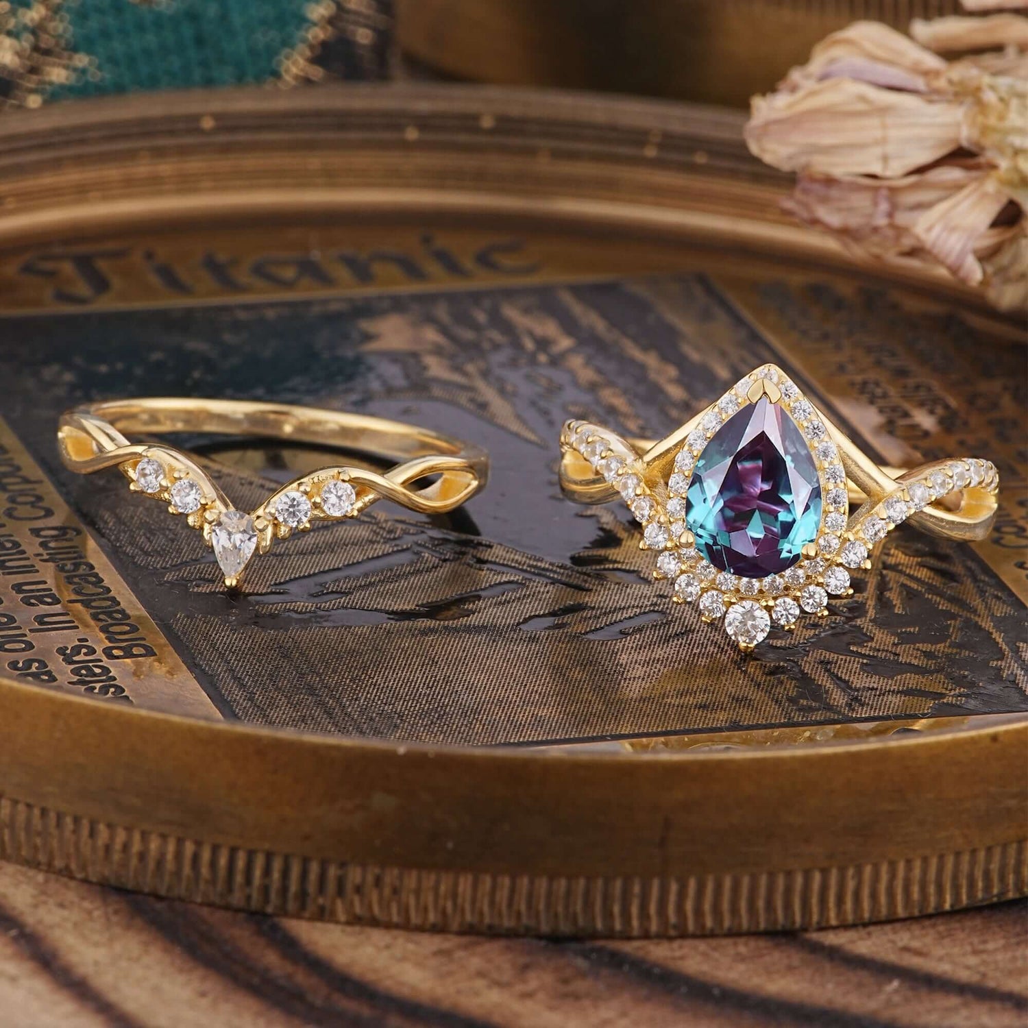 Elegant Pear-Cut Alexandrite Bridal Ring Set