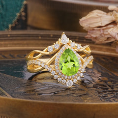 Elegant Pear-Cut 3 Prong Natural Peridot Engagement Ring Set