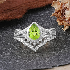 Ultra Luxurious Vintage Pear-Cut Peridot Ring Set