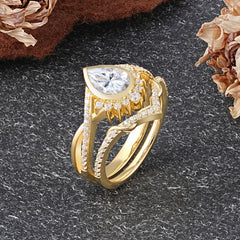 Ultra Luxurious Vintage Pear-Cut Moissanite Ring Set