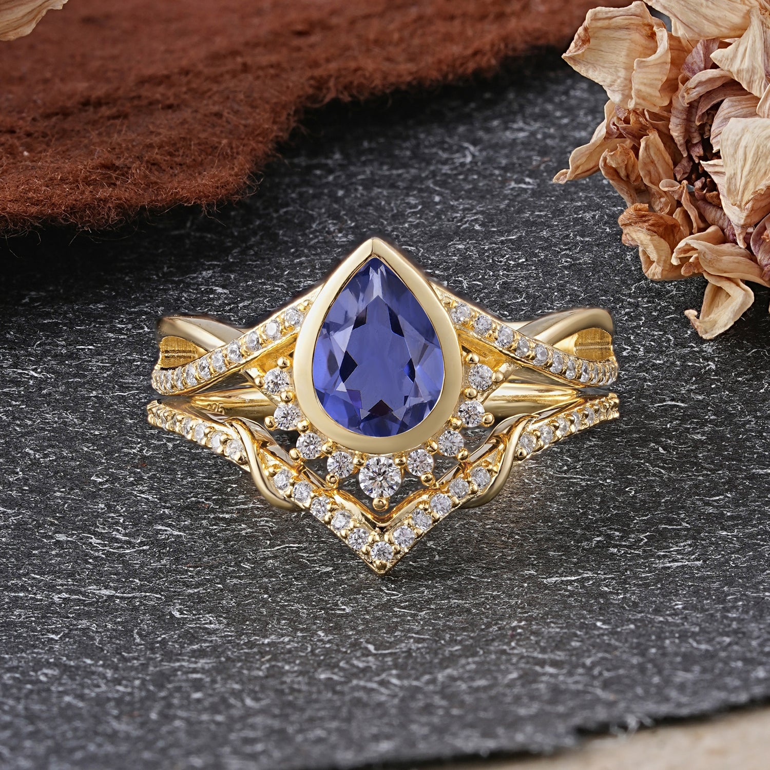 Ultra Luxurious Vintage Pear-Cut Tanzanite Bridal Ring Set