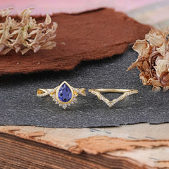 Ultra Luxurious Vintage Pear-Cut Tanzanite Ring Set