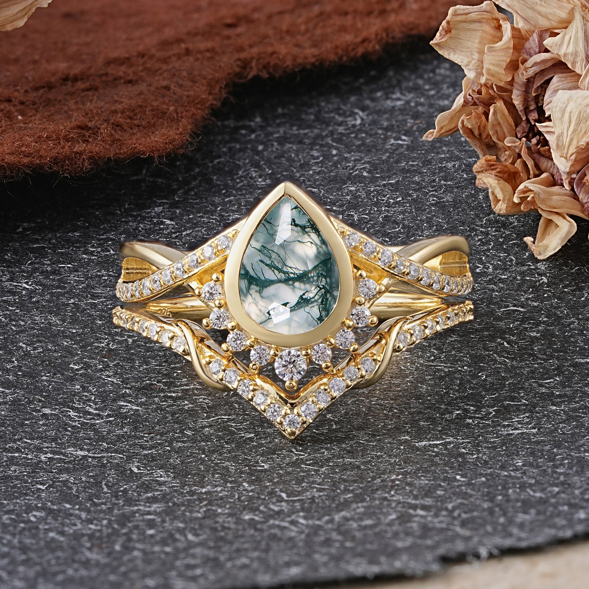 Ultra Luxurious Vintage Pear-Cut Natural Moss Agate Bridal Ring Set
